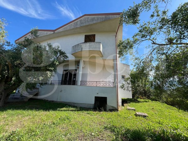 casa indipendente in vendita a Calvi Risorta