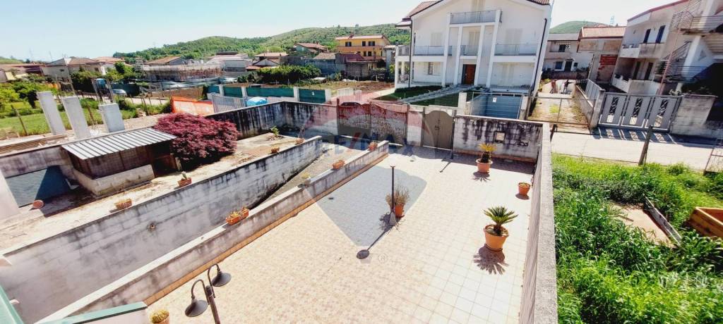casa indipendente in vendita a Calvi Risorta