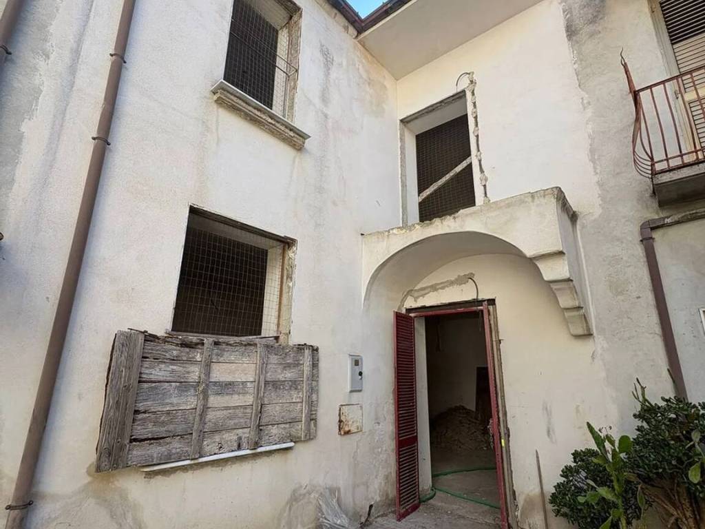 appartamento in vendita a Calvi Risorta