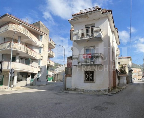 casa indipendente in vendita a Calvi Risorta