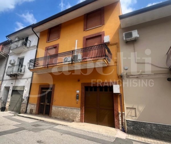 casa indipendente in vendita a Calvi Risorta in zona Zuni