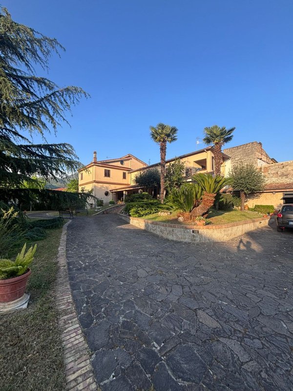 casa indipendente in vendita a Calvi Risorta