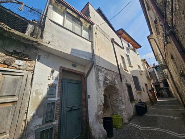 appartamento in vendita a Calvi Risorta in zona Petrulo