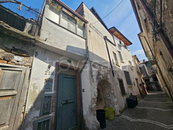 appartamento in vendita a Calvi Risorta in zona Petrulo