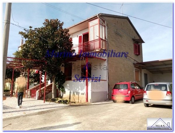 appartamento in vendita a Calvi Risorta in zona Petrulo