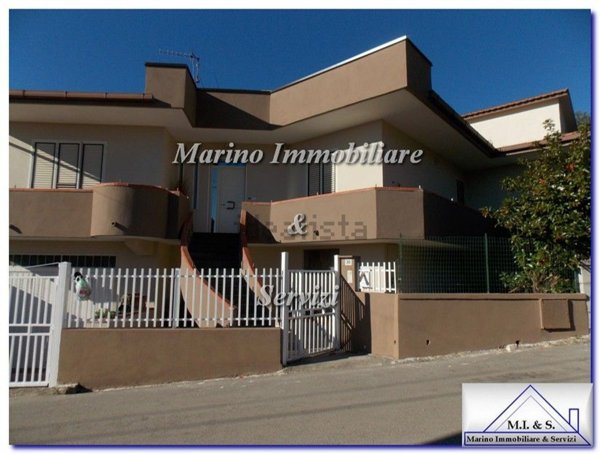 casa indipendente in vendita a Calvi Risorta in zona Visciano