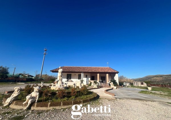 casa indipendente in vendita a Camigliano