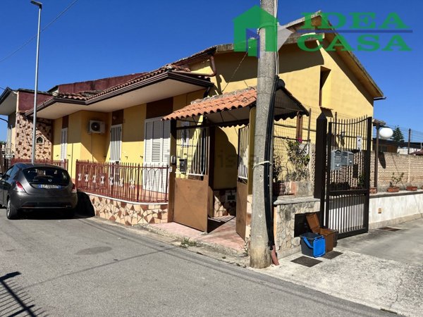 casa indipendente in vendita a Camigliano in zona Falchi