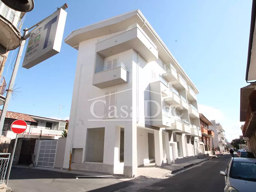 negozio in vendita a Cancello ed Arnone