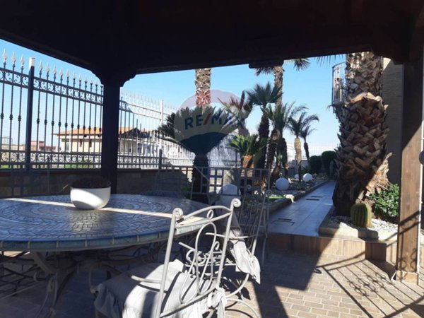 casa indipendente in vendita a Cancello ed Arnone