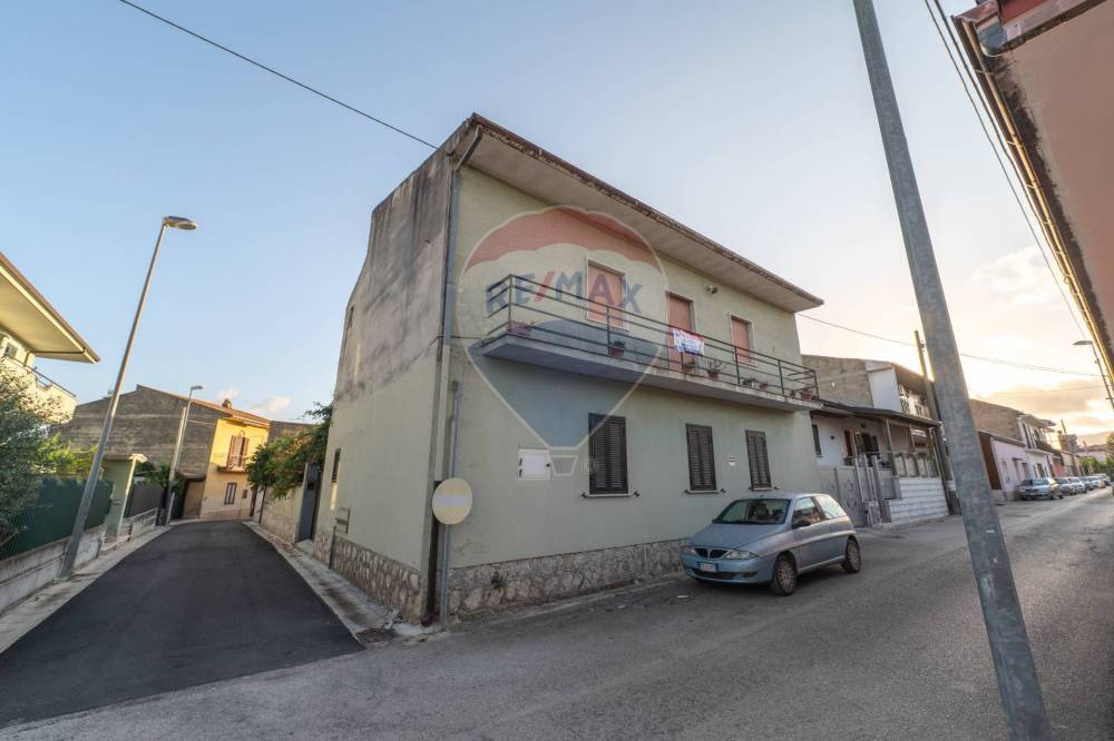 casa indipendente in vendita a Cancello ed Arnone