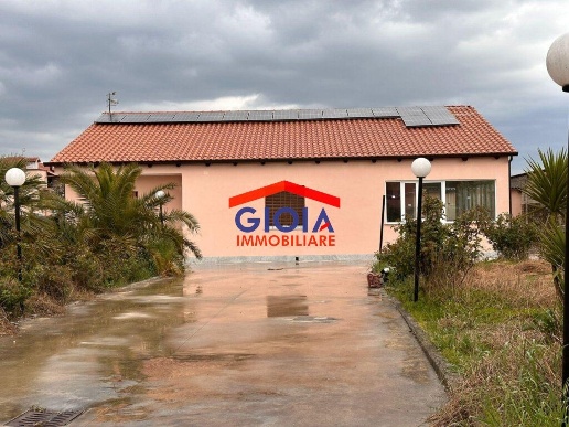 casa indipendente in vendita a Cancello ed Arnone