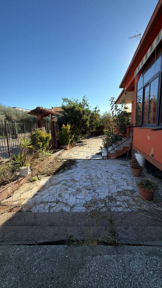 casa indipendente in vendita a Cancello ed Arnone