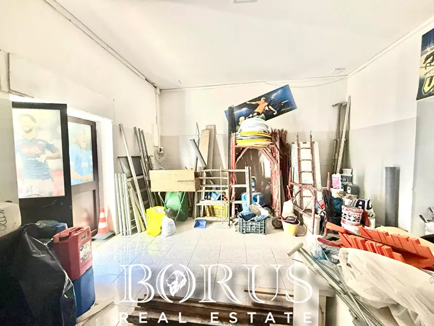 locale commerciale in vendita a Cancello ed Arnone