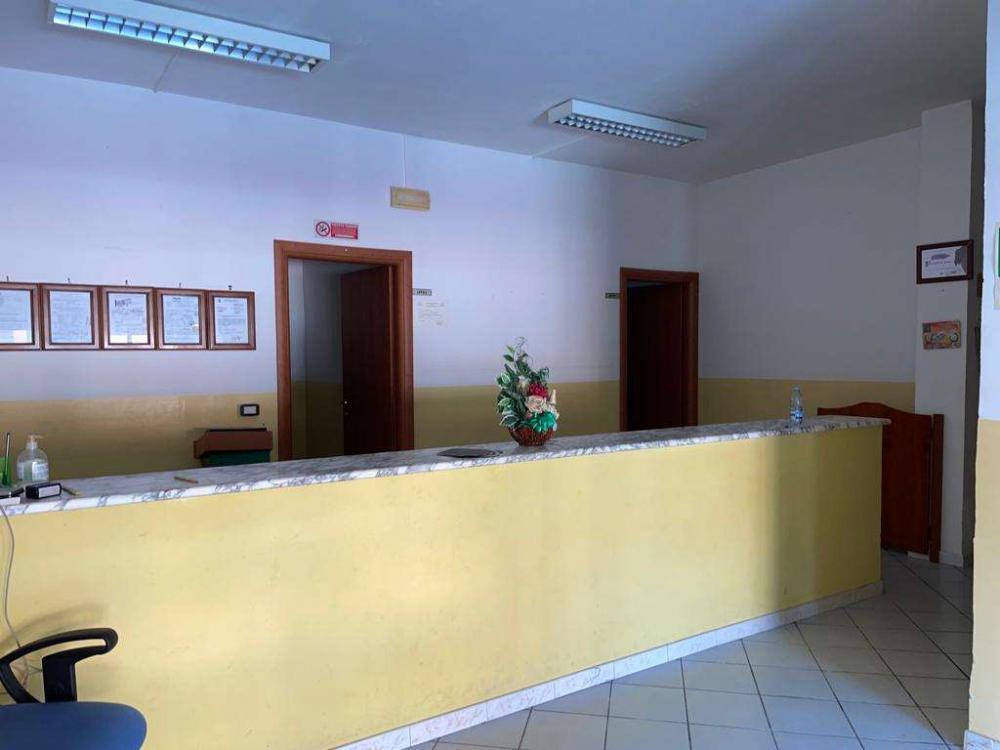 locale commerciale in vendita a Cancello ed Arnone