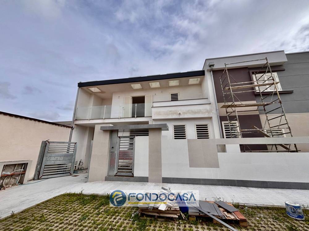 casa indipendente in vendita a Cancello ed Arnone