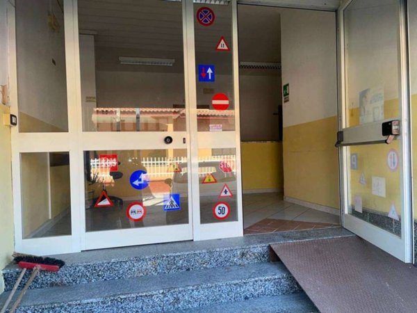 locale commerciale in vendita a Cancello ed Arnone