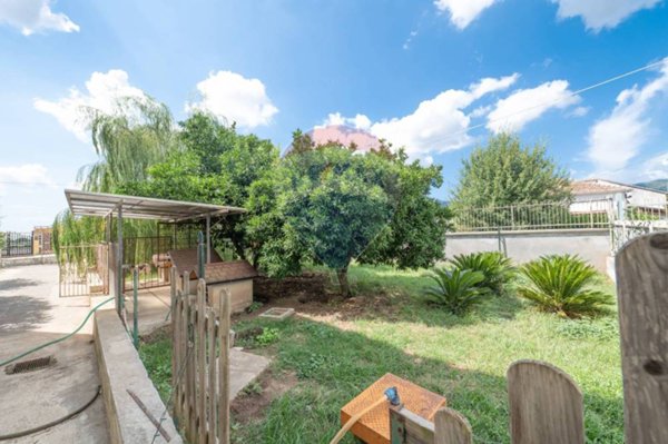 casa indipendente in vendita a Cancello ed Arnone