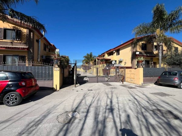 casa indipendente in vendita a Cancello ed Arnone