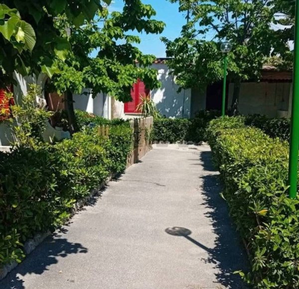 casa indipendente in vendita a Cancello ed Arnone