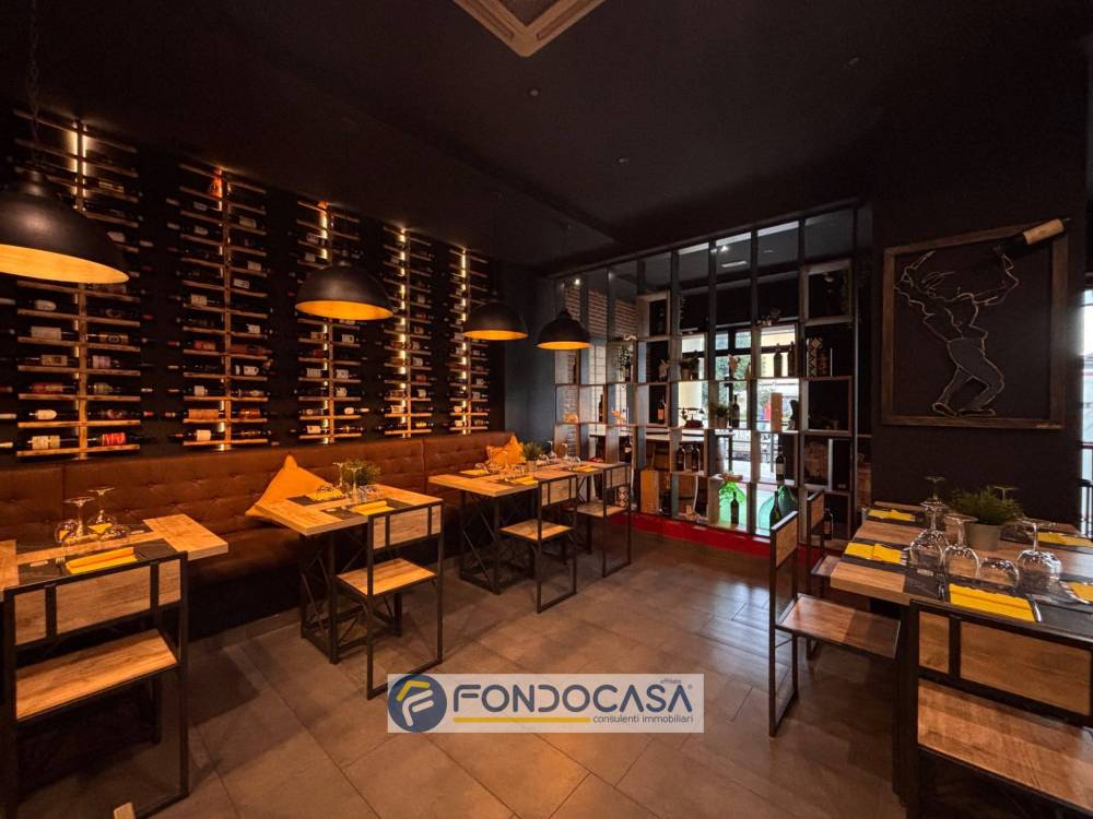 locale commerciale in vendita a Cancello ed Arnone