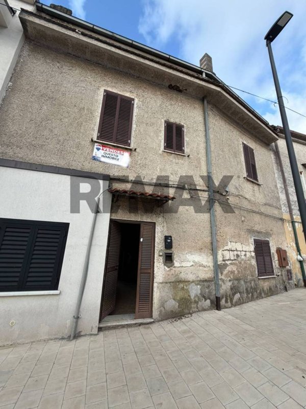 casa indipendente in vendita a Cancello ed Arnone