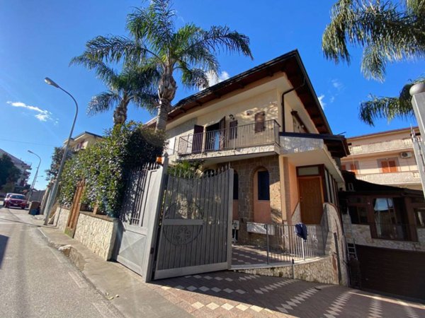 casa indipendente in vendita a Capodrise