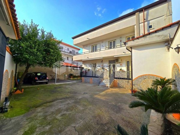 casa indipendente in vendita a Capodrise