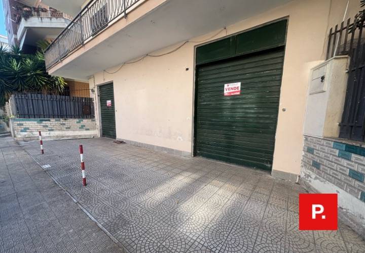 locale commerciale in vendita a Capodrise