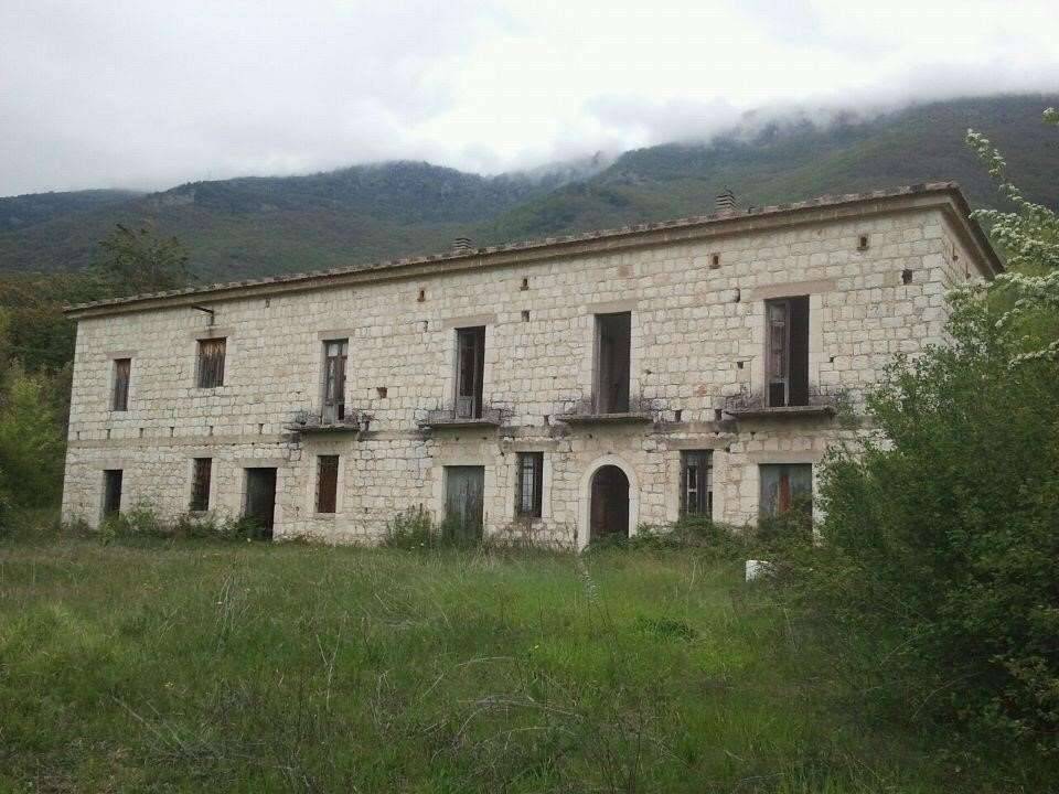 casa indipendente in vendita a Capriati a Volturno