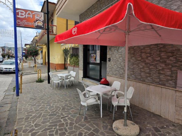 negozio in vendita a Capua in zona Sant'Angelo in Formis