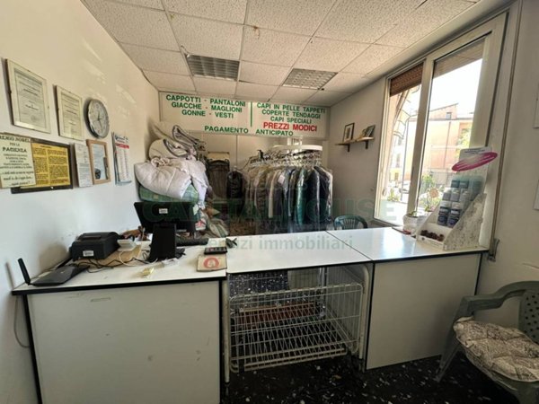 negozio in vendita a Capua
