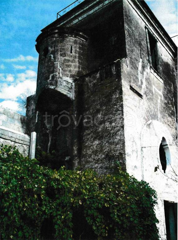 rudere in vendita a Capua