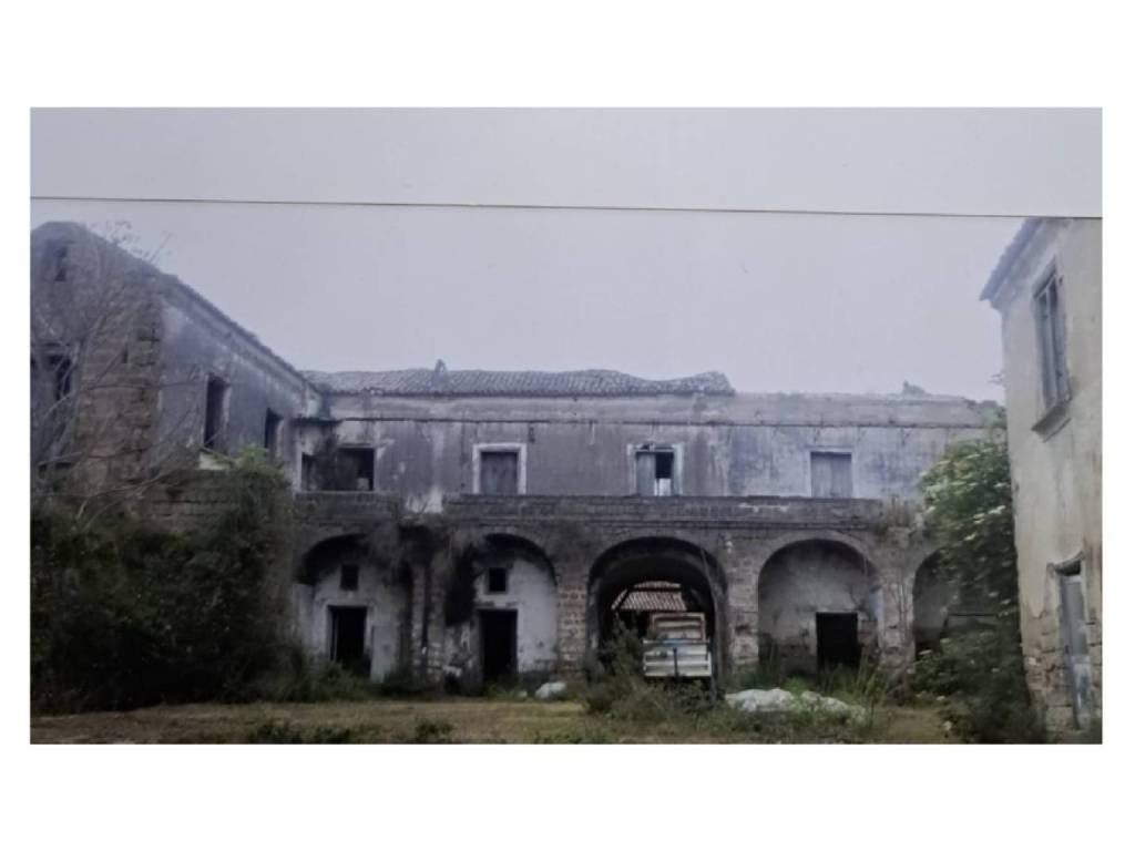 intera palazzina in vendita a Capua