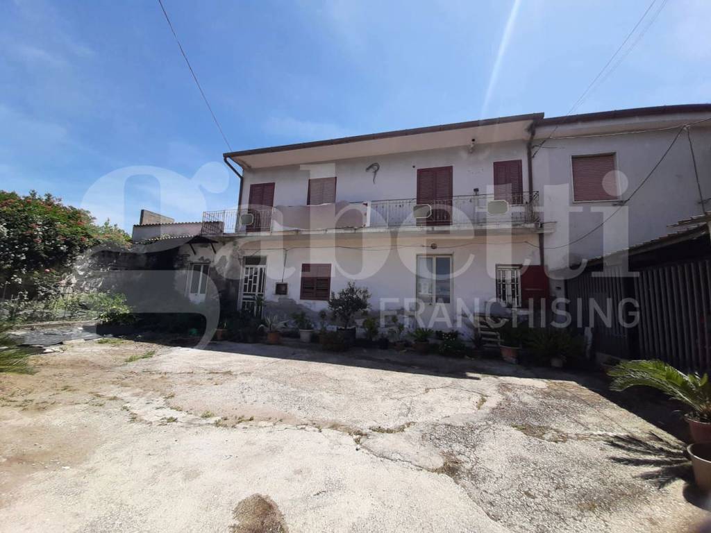 casa indipendente in vendita a Capua in zona Sant'Angelo in Formis