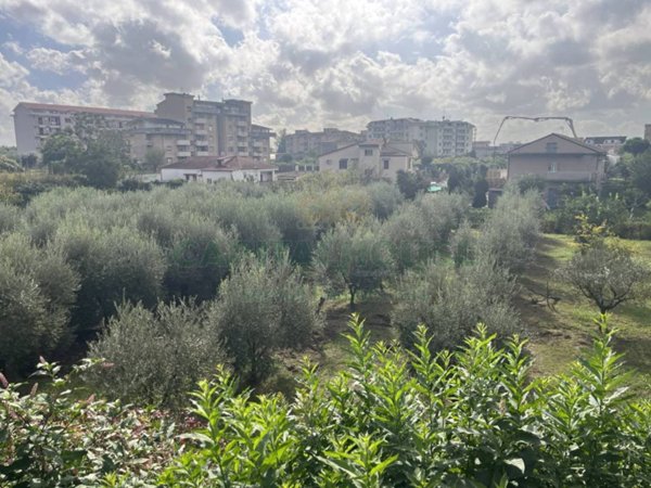 terreno edificabile in vendita a Capua
