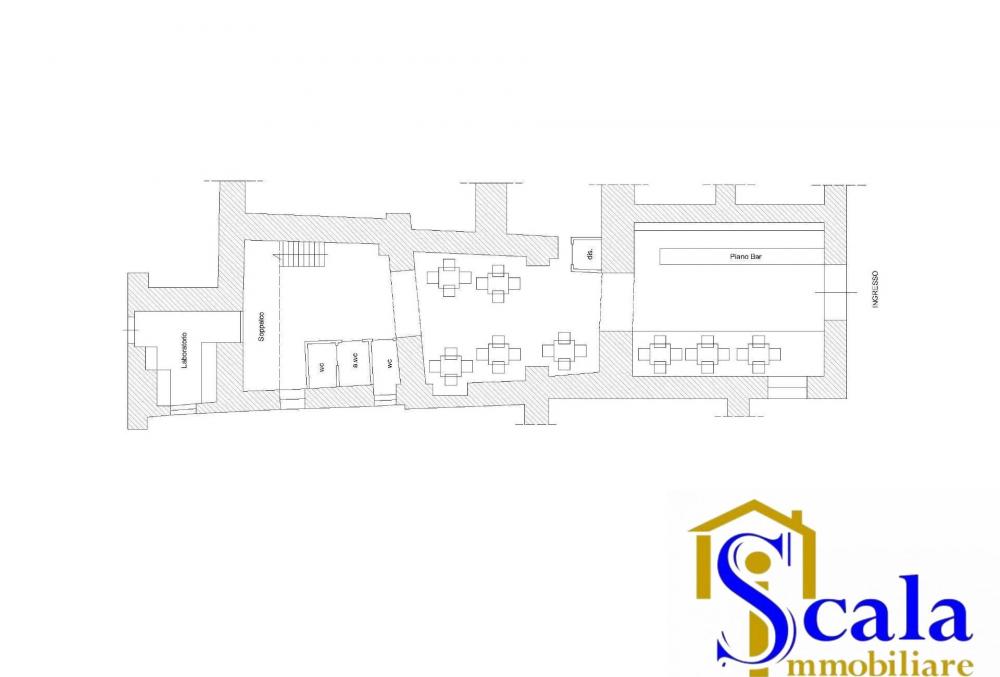 locale commerciale in vendita a Capua