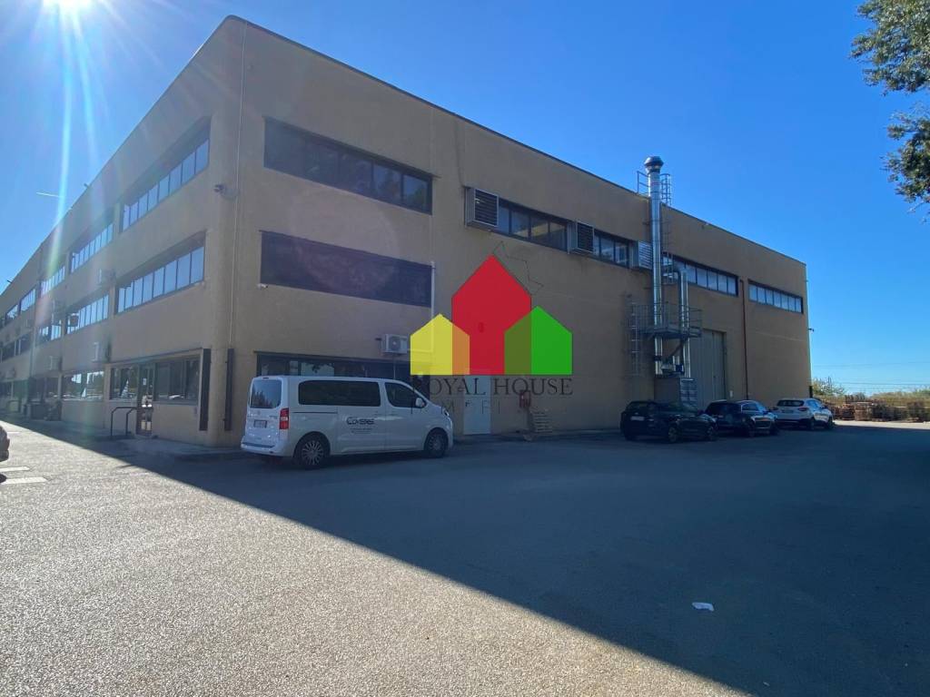 negozio in vendita a Capua