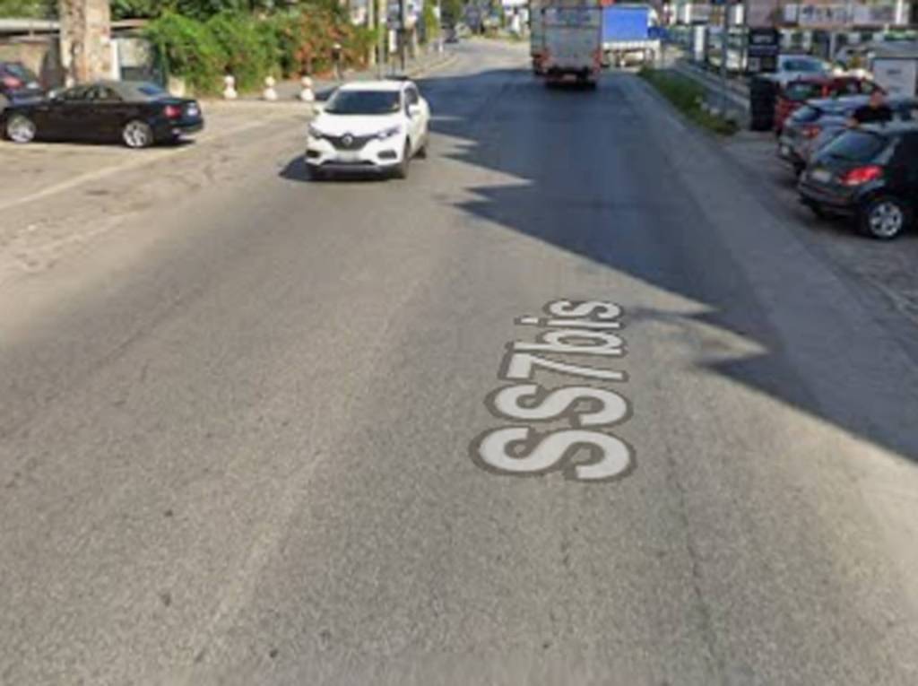 locale commerciale in vendita a Capua