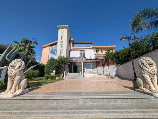 negozio in vendita a Capua in zona Sant'Angelo in Formis