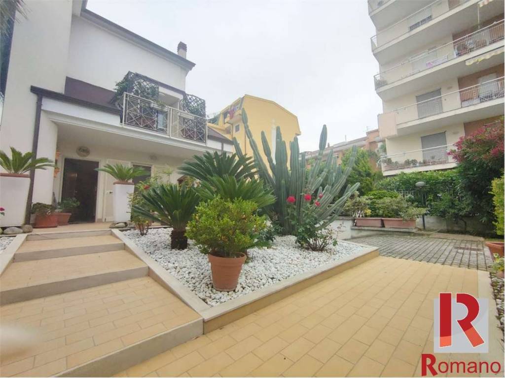 casa indipendente in vendita a Capua