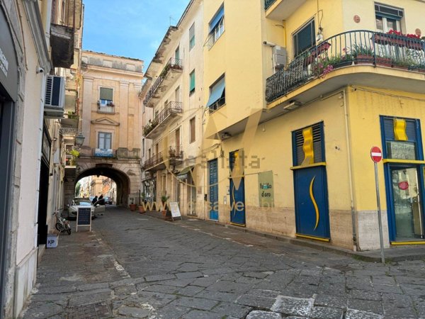 negozio in vendita a Capua