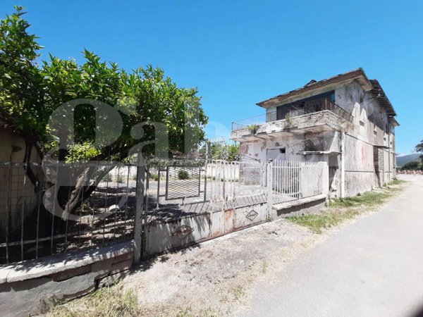 casa indipendente in vendita a Capua in zona Sant'Angelo in Formis
