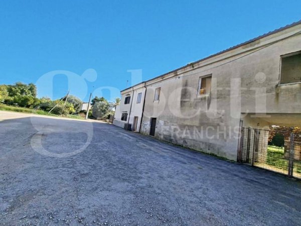 casa indipendente in vendita a Capua