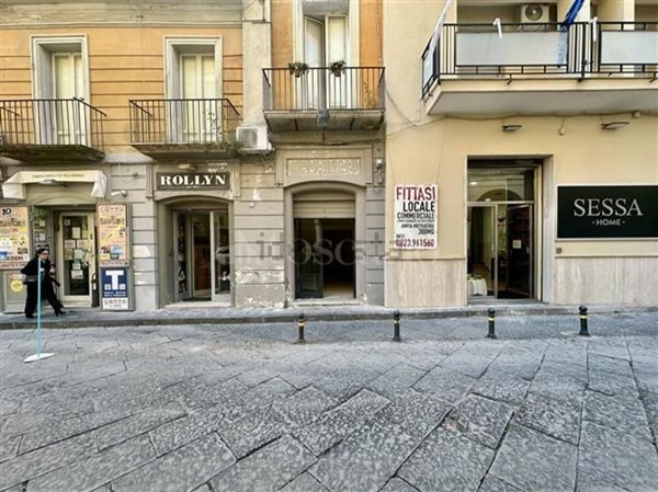 locale commerciale in vendita a Capua