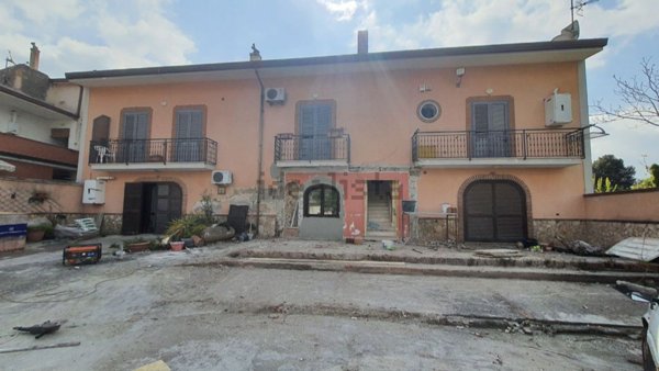 casa indipendente in vendita a Capua in zona Sant'Angelo in Formis