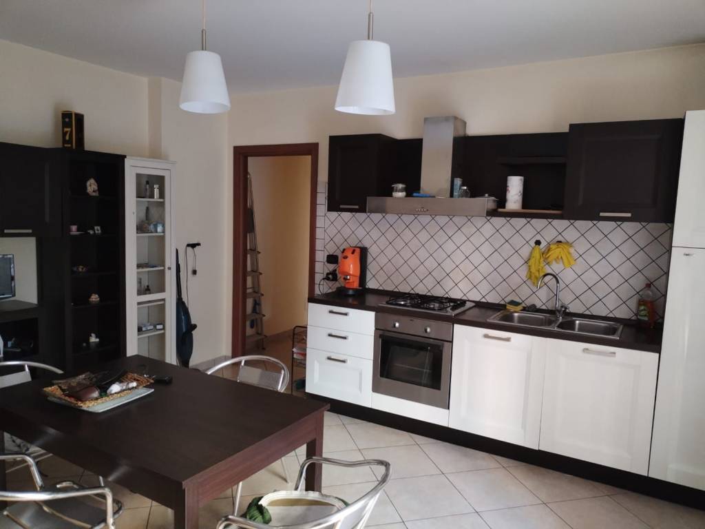 intera palazzina in vendita a Carinaro