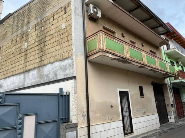 casa indipendente in vendita a Carinaro