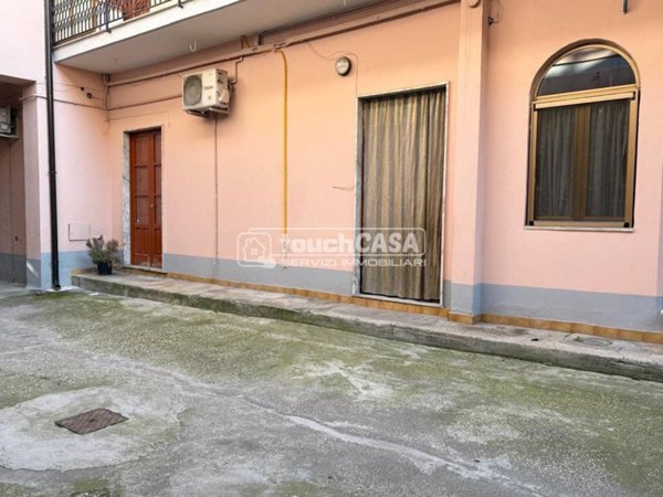 intera palazzina in vendita a Carinaro