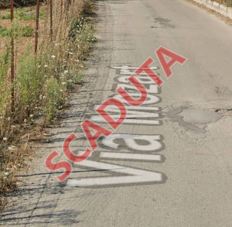 locale commerciale in vendita a Carinaro